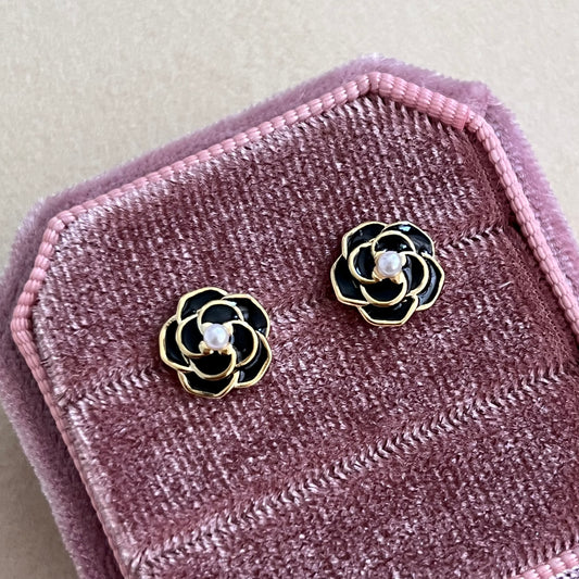 Camellia Sterling Silver Stud Earrings (Black / White)