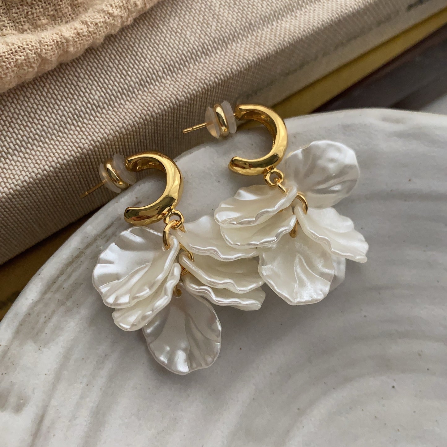 Moonlight Pearl Shell Flower Temperament Tassel Earrings