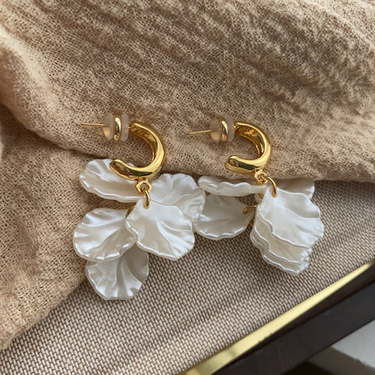 Moonlight Pearl Shell Flower Temperament Tassel Earrings