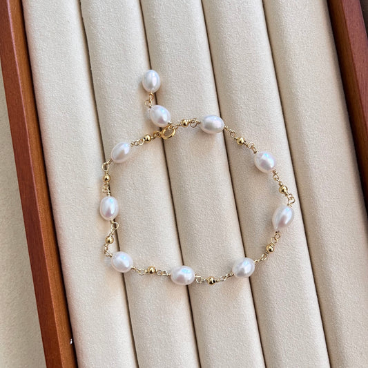 Natural freshwater pearl bracelet