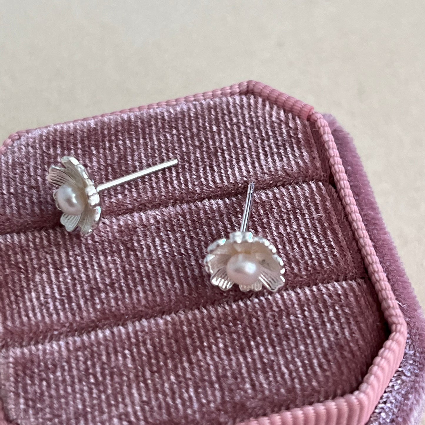 Fresh Daisy Stud Earrings: Your Perfect Everyday Accessory