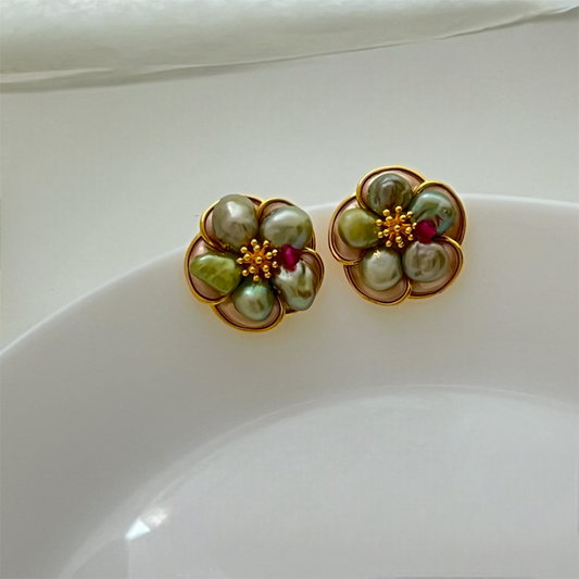 Colored pearl flower earrings