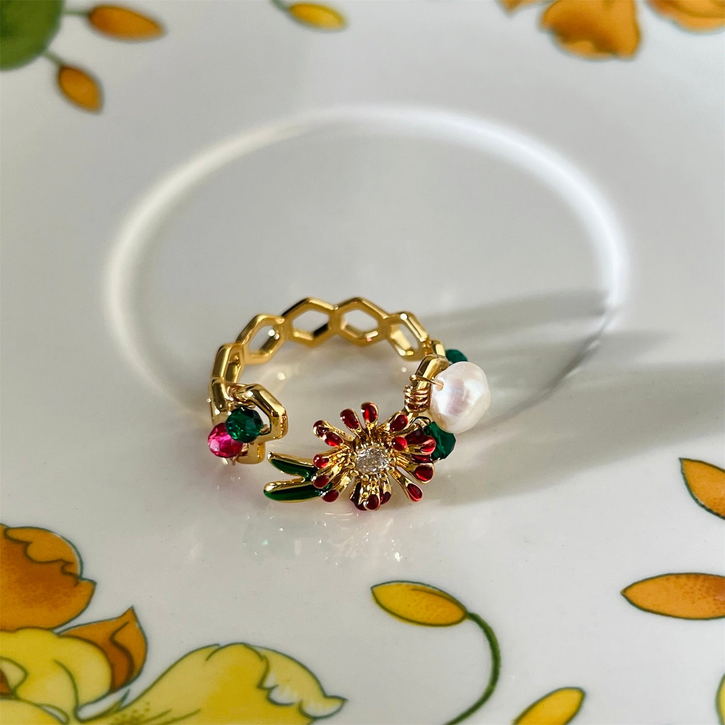 Floral freshwater pearl ring