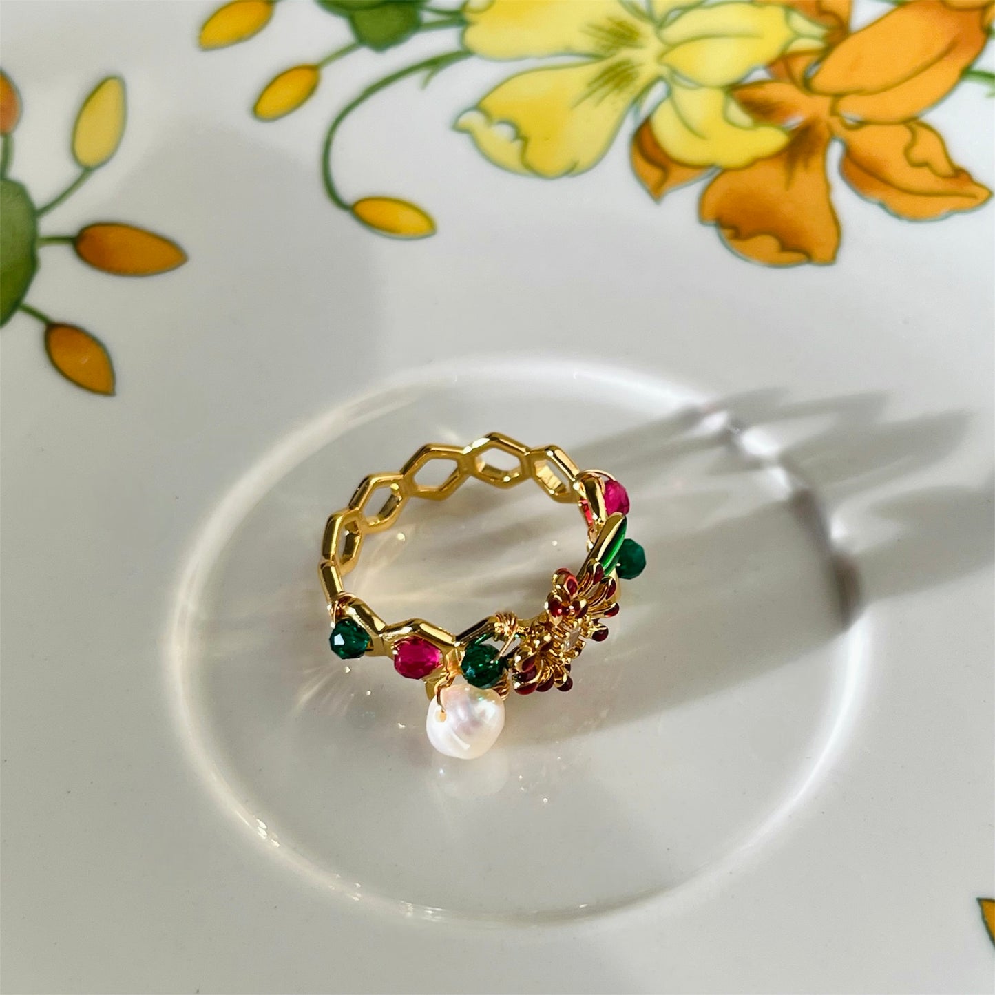 Floral freshwater pearl ring