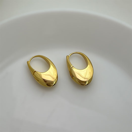 U-shaped goid earring