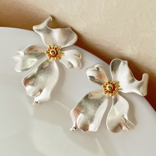 Metal petal earrings