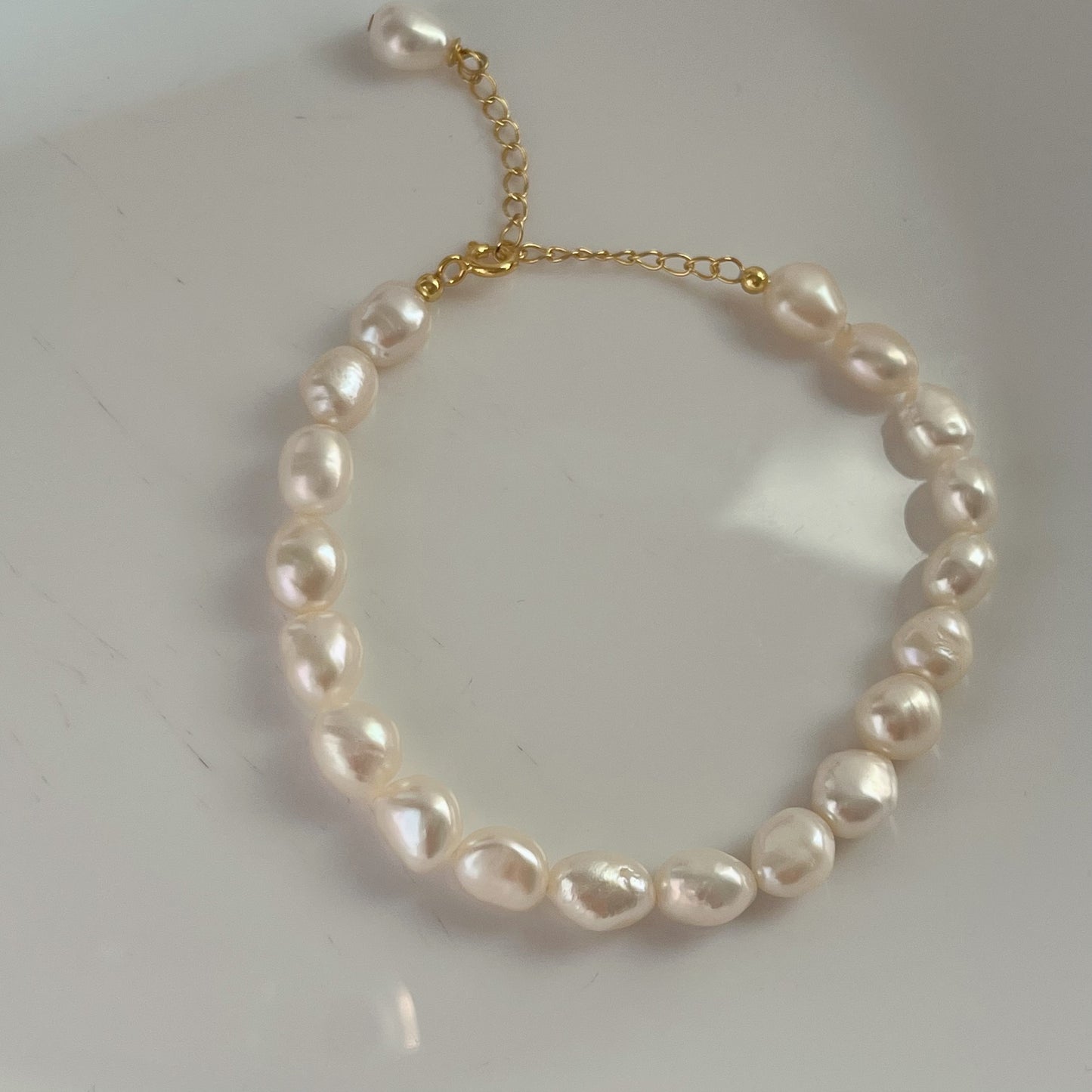 Natural freshwater pearl bracelet