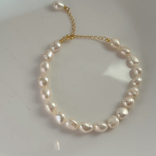 Natural freshwater pearl bracelet